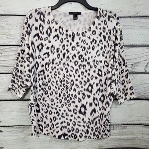 Forever 21 Small White/Black Animal Print Top